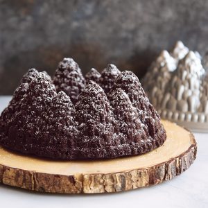 Bundt Pan: Nordic Ware Pine Forest, Silver