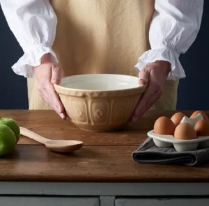 Mixing Bowl: 21cm Mason Cash, Traditional Cane Mixing Bowl