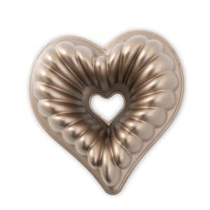 Bundt Tin: NordicWare Elegant Heart Bundt Tin