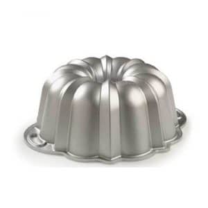 Bundt Pan: Nordic Ware Anniversary Medium, 6 Cup, 1.4L, Silver