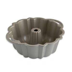 Bundt Pan: Nordic Ware Anniversary Medium, 6 Cup, 1.4L, Silver