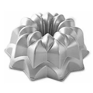 Bundt Pan: Nordic Ware Vintage Star, Silver