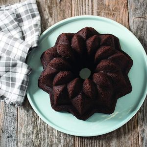 Bundt Pan: Nordic Ware Vintage Star, Silver