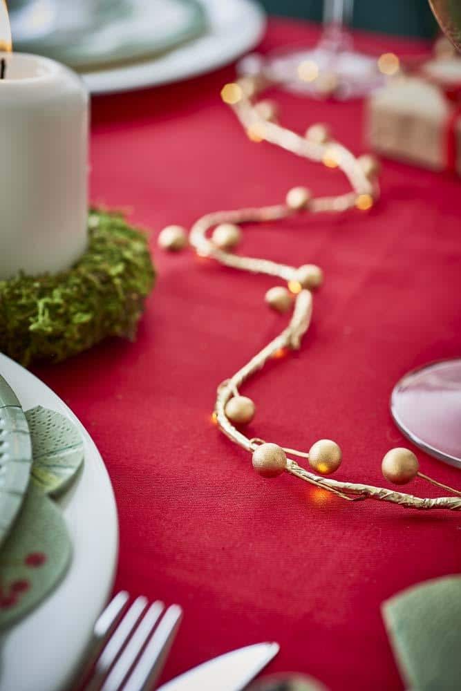 Table Decoration: Botanical Berry Lights, Gold Berry
