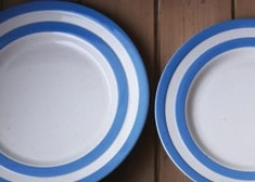 Cornishware: Iconic blue striped tableware hand made in the UK.