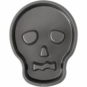 Cake Tin: Skull