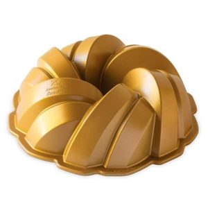 Bundt Pan: Nordic Ware Braided, 12 cups/2.8l, Gold