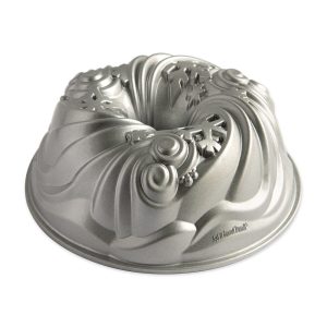 Bundt Tin: Nordic Ware Let It Snow, Silver