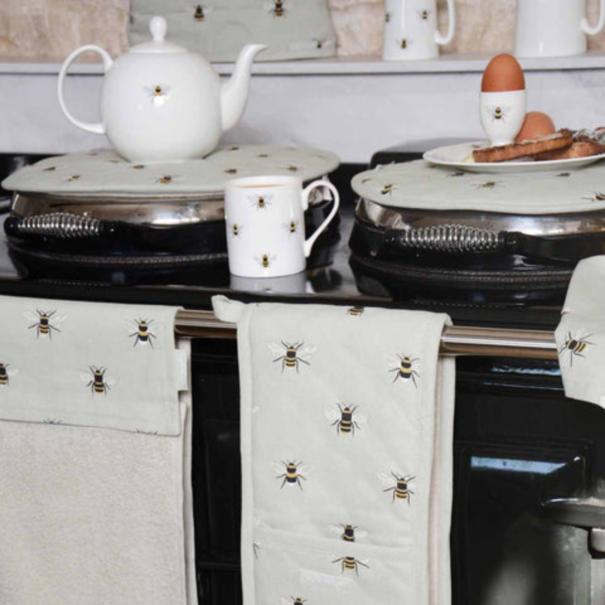 Hob Cover: Sophie Allport Bees Circular Hob Cover, Cotton