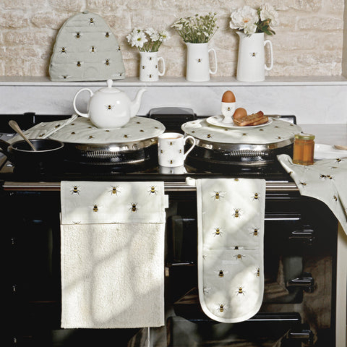 Hob Cover: Sophie Allport Bees Circular Hob Cover, Cotton