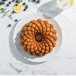 Bundt Pan: Kaleidoscope, 10 Cups, Gold